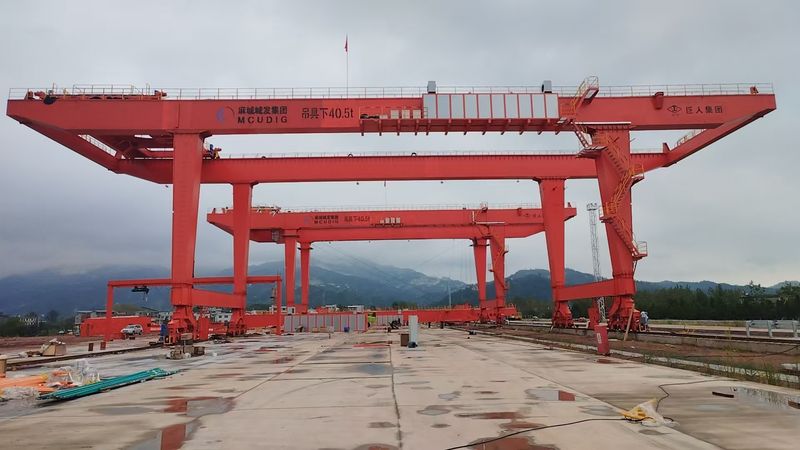 軌道式集裝箱門式起重機