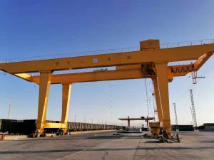 軌道式集裝箱門(mén)式起重機(jī)